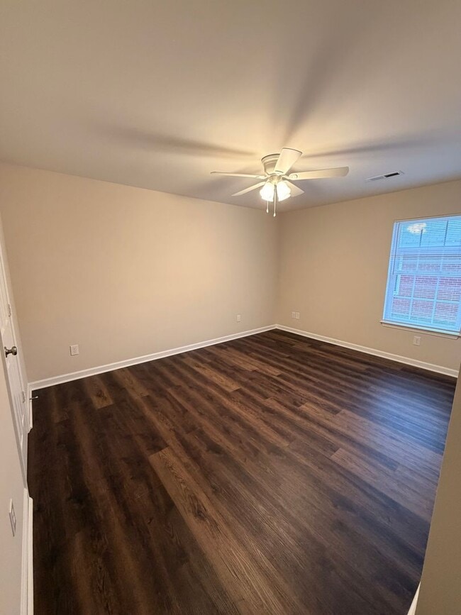 Building Photo - 110-112 Lyons Dr NW