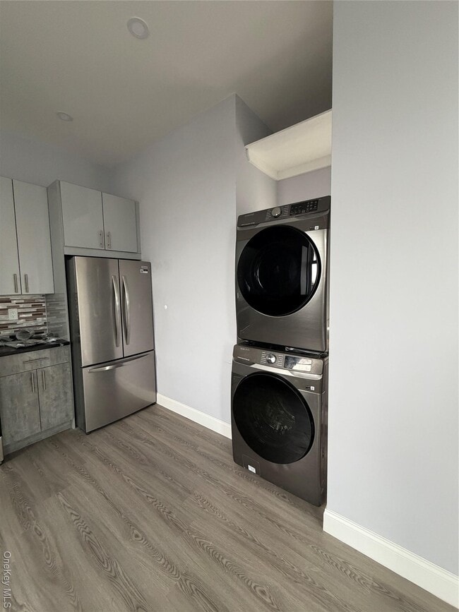 Building Photo - 222 Primrose Ave