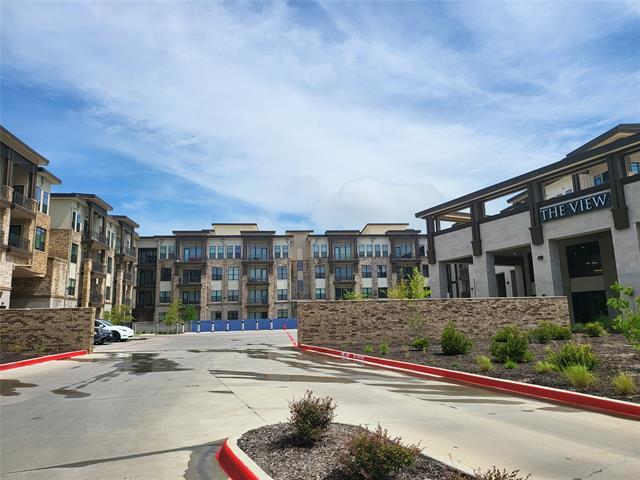 Building Photo - 2700 Old Denton Rd