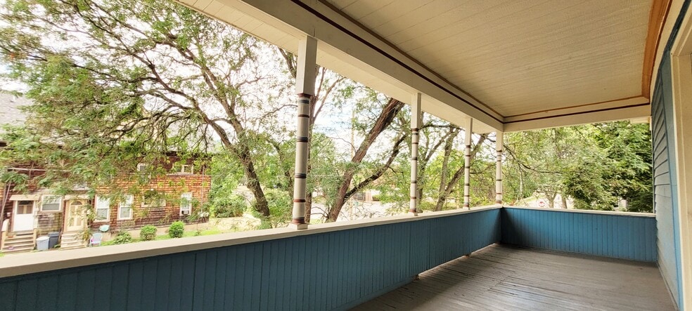 Private Balcony - 350 Euclid Ave