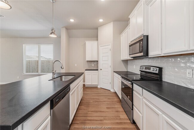 Building Photo - 3421 Utah Ct