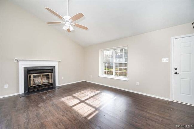 Building Photo - 9008 Stonebrook Dr