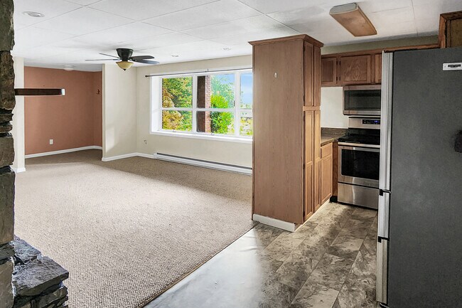 Building Photo - 910 Old Fort Rd