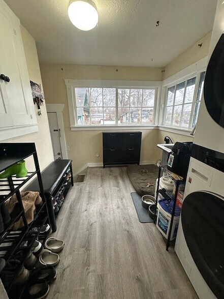 Building Photo - 80 N Sugar St