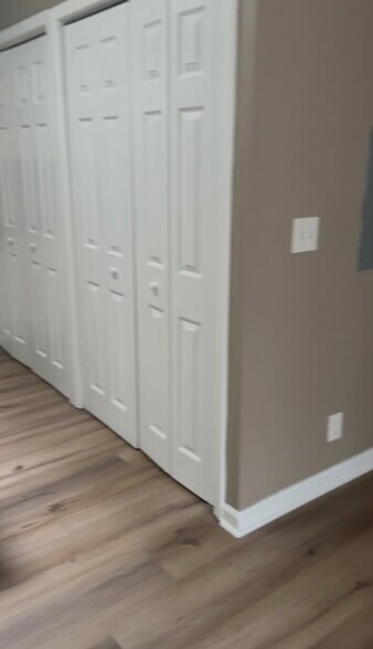 Building Photo - 4293 Parkview Ct