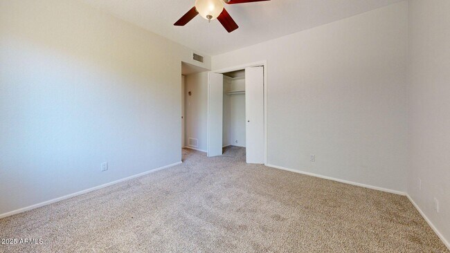 Building Photo - 2534 S Grandview Ave