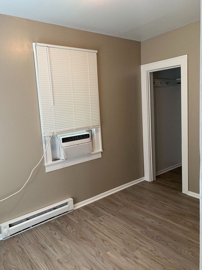 Building Photo - Lovely 1 Bedroom 1 Bathroom home