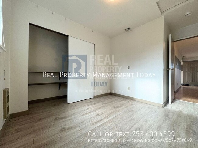 Building Photo - 1712 S 39th St