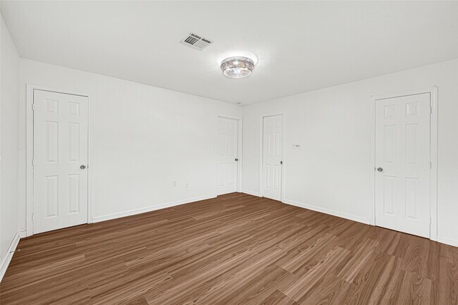 Building Photo - 2515 Baycrest Dr