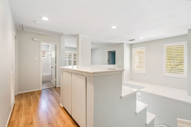 Building Photo - 77 Sugar Grove Ct