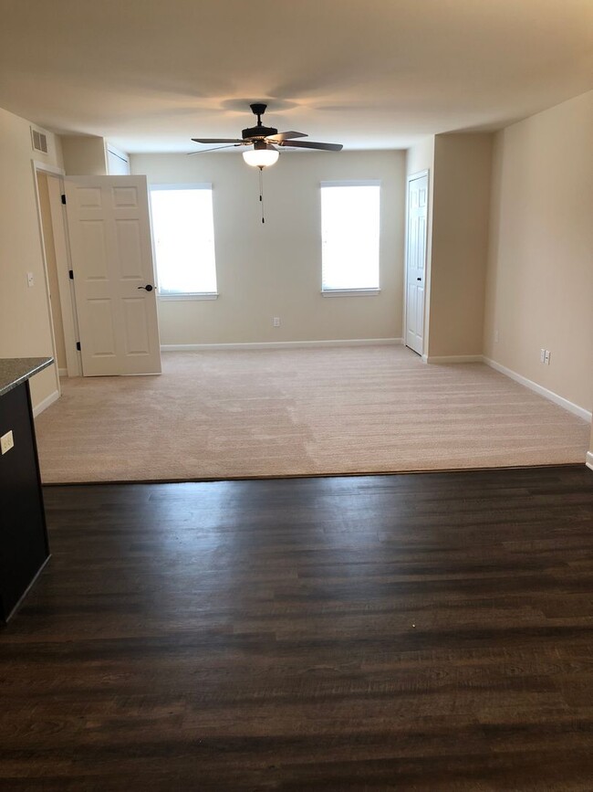 Building Photo - The Madison End Unit