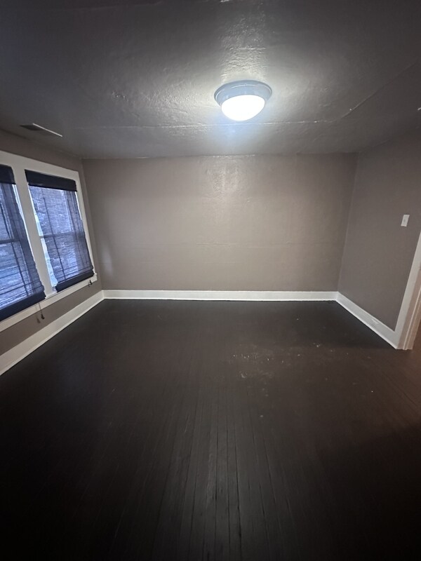 Building Photo - 2114 W 40th St