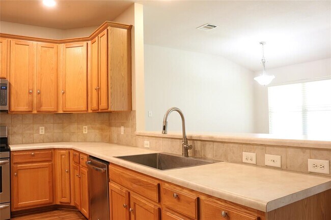 Building Photo - 1811 W Pflugerville Pkwy