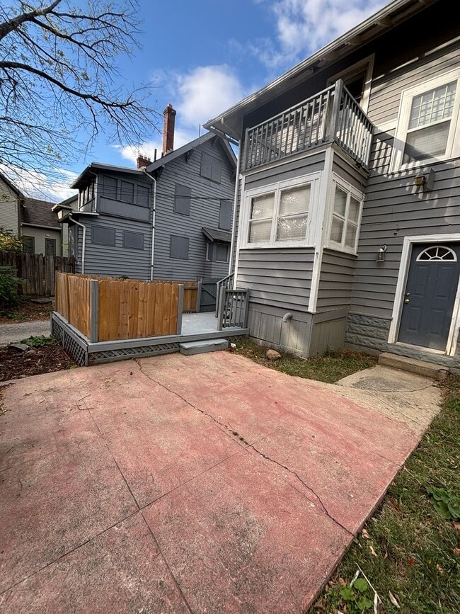 Building Photo - 361 E Northwood Ave