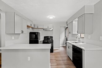 Building Photo - Stunning 2 bedroom home in Penn Hills available August 1!