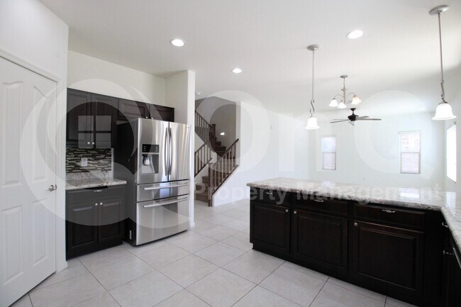 Building Photo - 1819 W Bonanza Dr