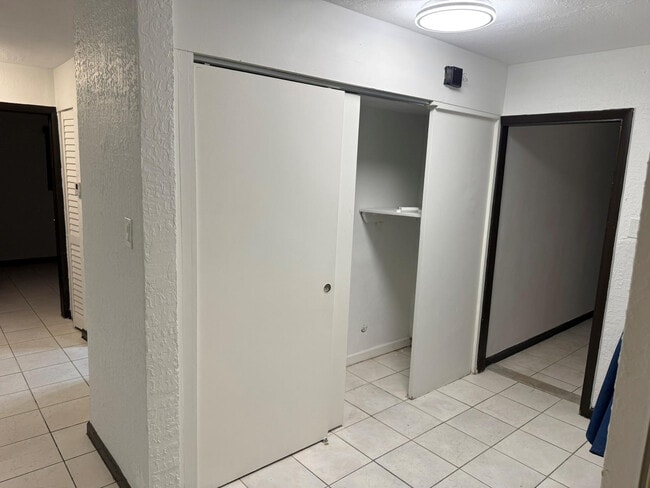 Building Photo - 429 NW 15th Ave