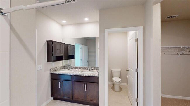 Building Photo - 1212 Oak Vly Dr