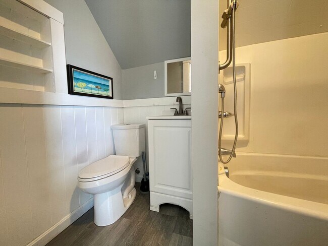 Building Photo - 29 Pennacook St