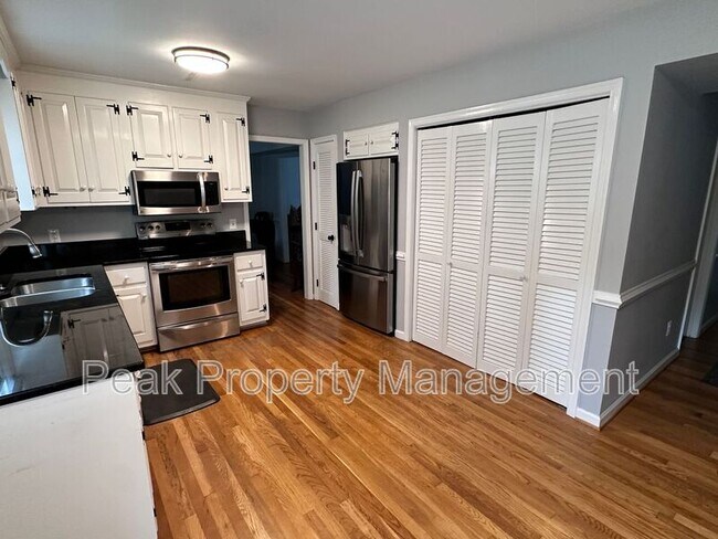 Building Photo - 1825 Red Queen Ct