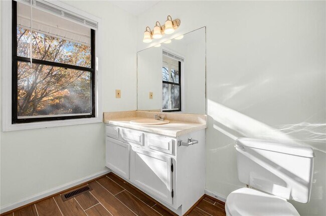 Building Photo - 1810 River Rock Trail