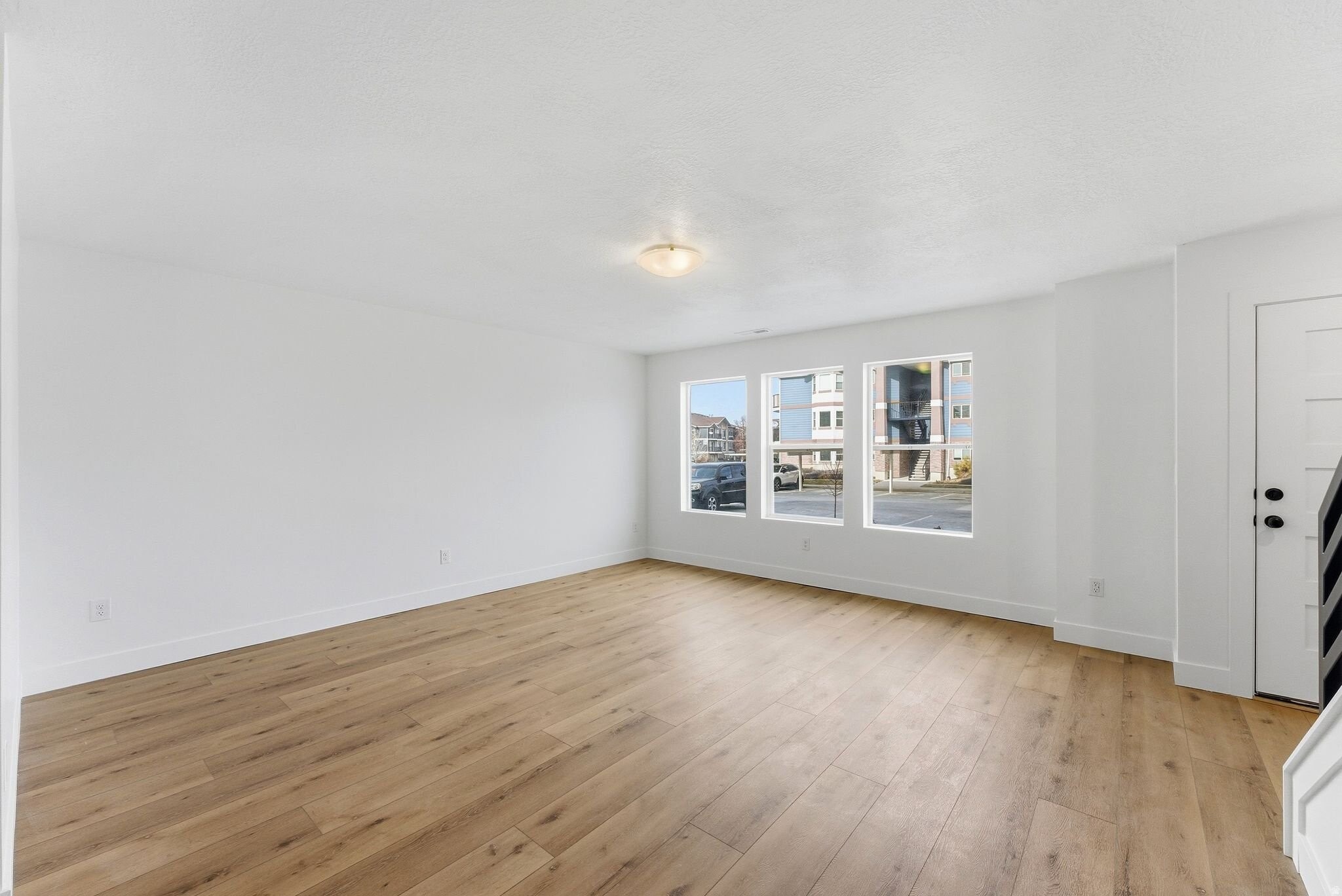 Building Photo - 138 E Chambord Ct