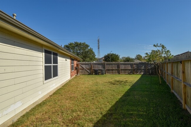 Building Photo - 7215 Kransburg Ranch Dr