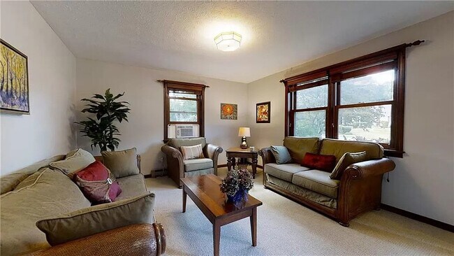 Building Photo - 119 Briarwood Dr