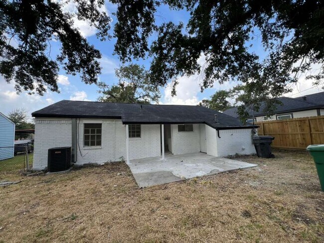 Building Photo - Gorgeous all renovated Home in Houston, TX!.