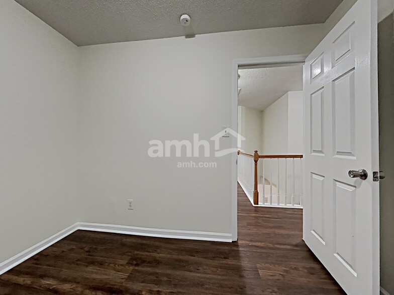 Building Photo - 14826 Rolling Sky Dr