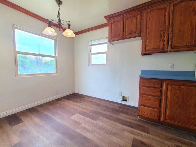 Building Photo - 1349 Fairview Ln