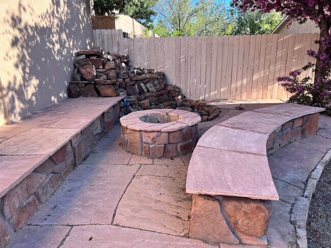 Building Photo - Wonderful remodeled 4 bedroom, 3 bathroom ...