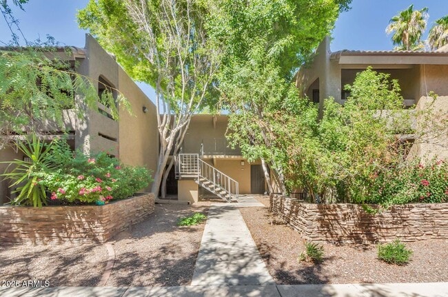 Building Photo - 3825 E Camelback Rd