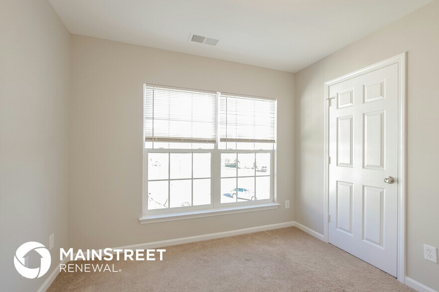 Building Photo - 6045 Ironwood Ct