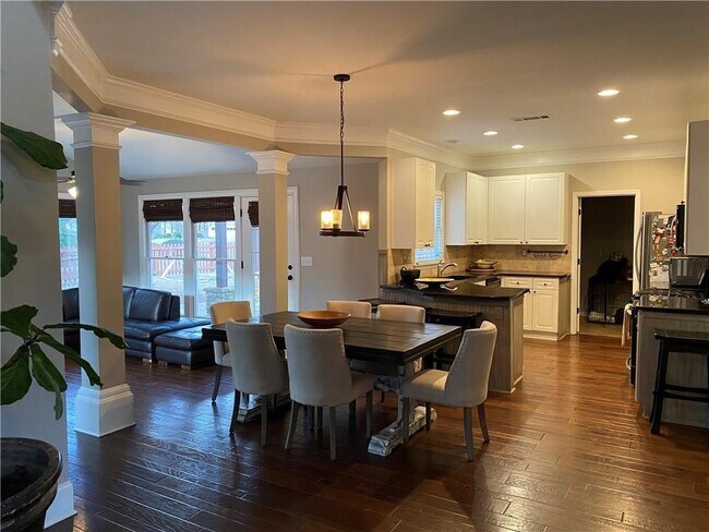 Building Photo - 1602 Chadwick Ridge Dr NW