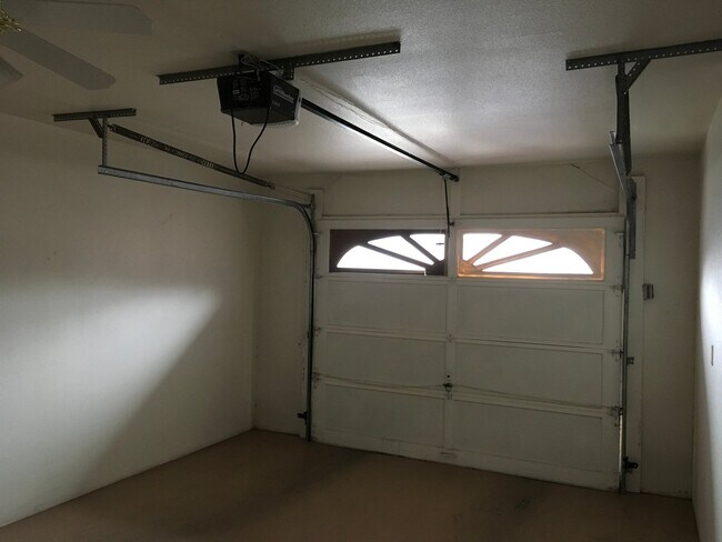 Building Photo - 255 S 200 E