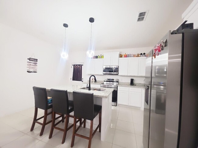 Building Photo - 5310 Aceituno Dr