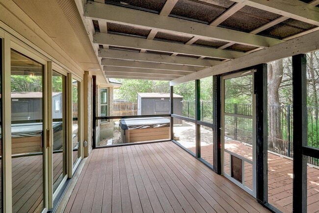 Building Photo - 4920 Hibiscus Valley Dr