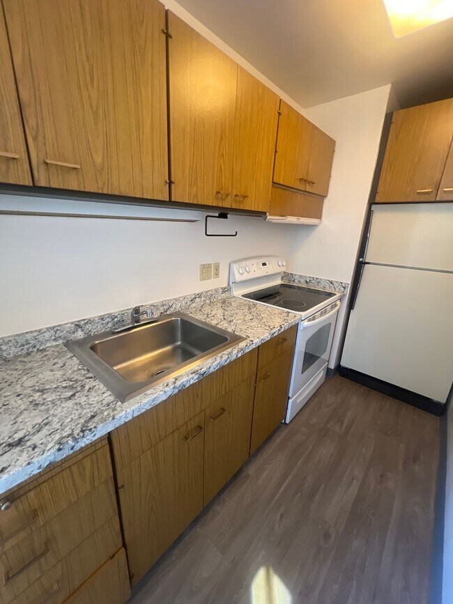 Building Photo - Downtown Reno studio available Arlington Towers