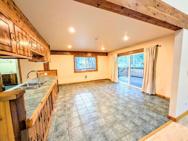 Building Photo - Cozy Northwest Living in Lake Minterwood – Spacious Home with Garage