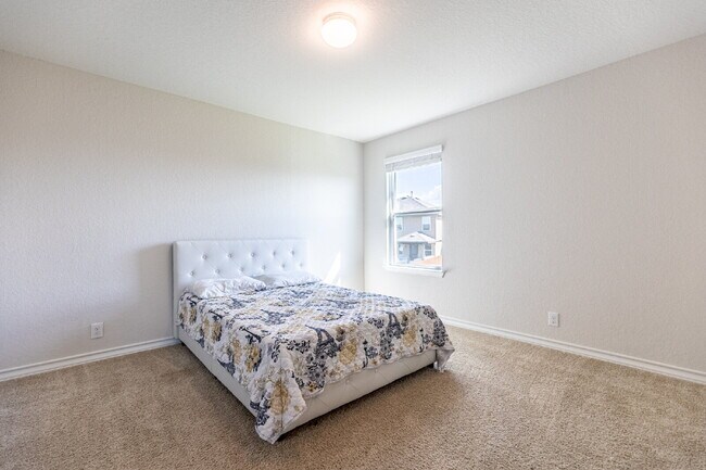Building Photo - 9712 Moon Shine