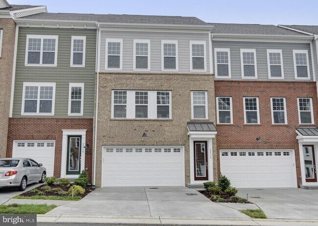 Building Photo - 42932 Running Creek Square
