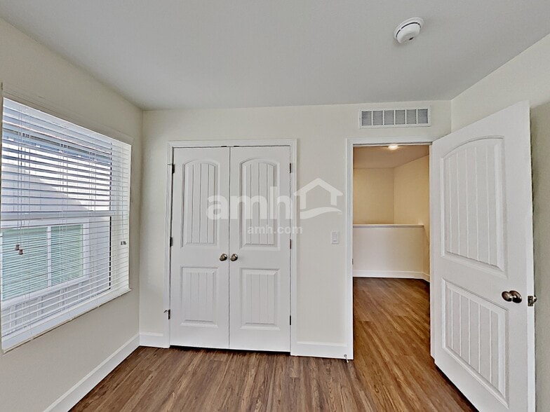 Building Photo - 4465 Crestone Peak St