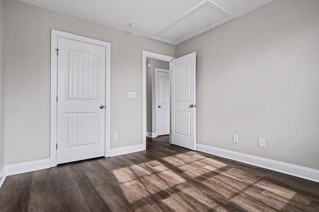 Building Photo - 201 Phillips Ridge Ln