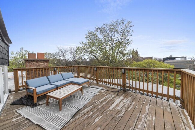 Building Photo - 2 bedroom in Chicago IL 60614