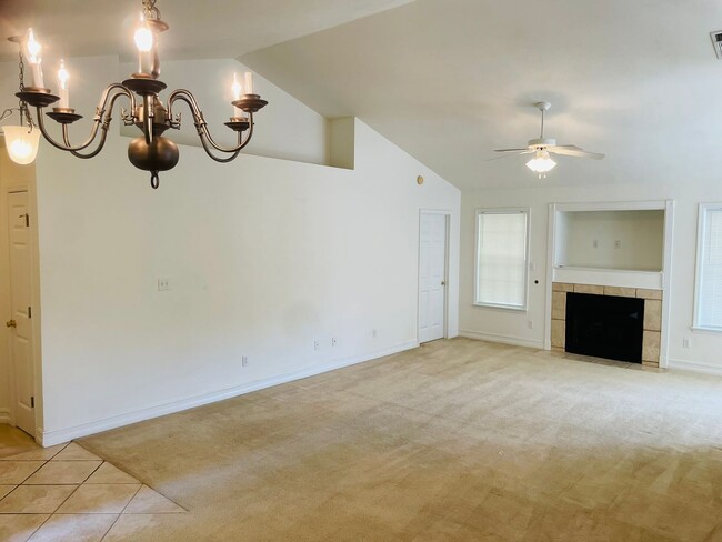 Building Photo - GLEN AT GOLDEN EAGLE