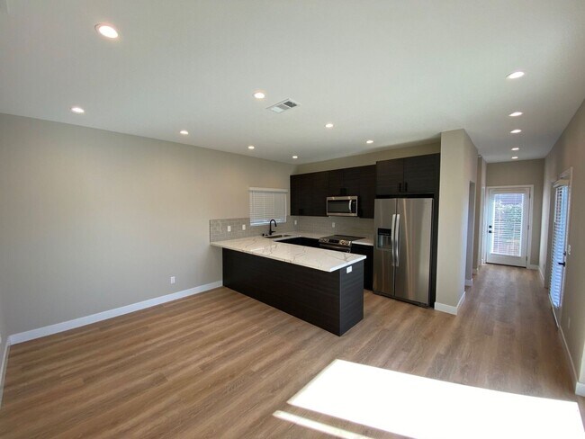 Building Photo - BRAND NEW 2023!! 4BD/2BA