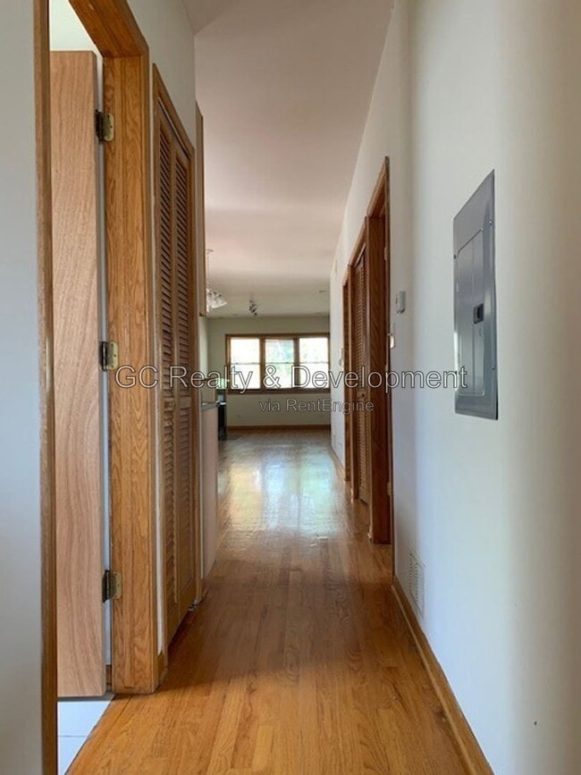 Building Photo - 1505 N Maplewood Ave