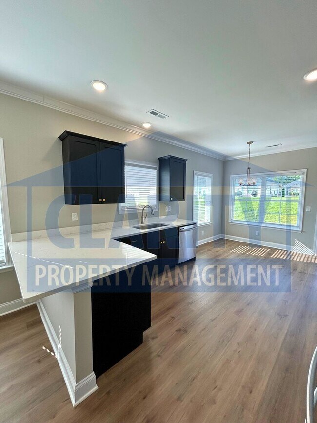 Building Photo - Modern two bedroom townhome!