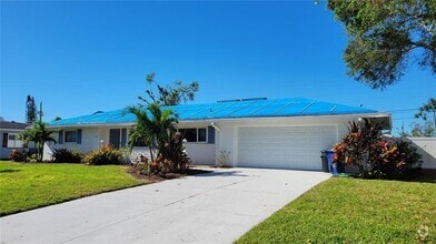 Building Photo - 3236 S Lockwood Ridge Rd
